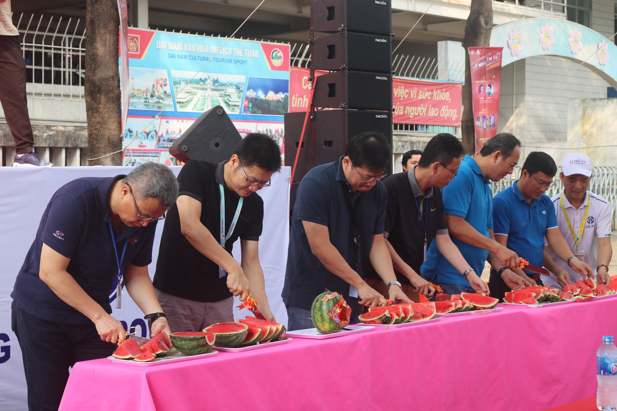 Công nhân Công ty TNHH Pou Yuen vui xuân - Ảnh 1.