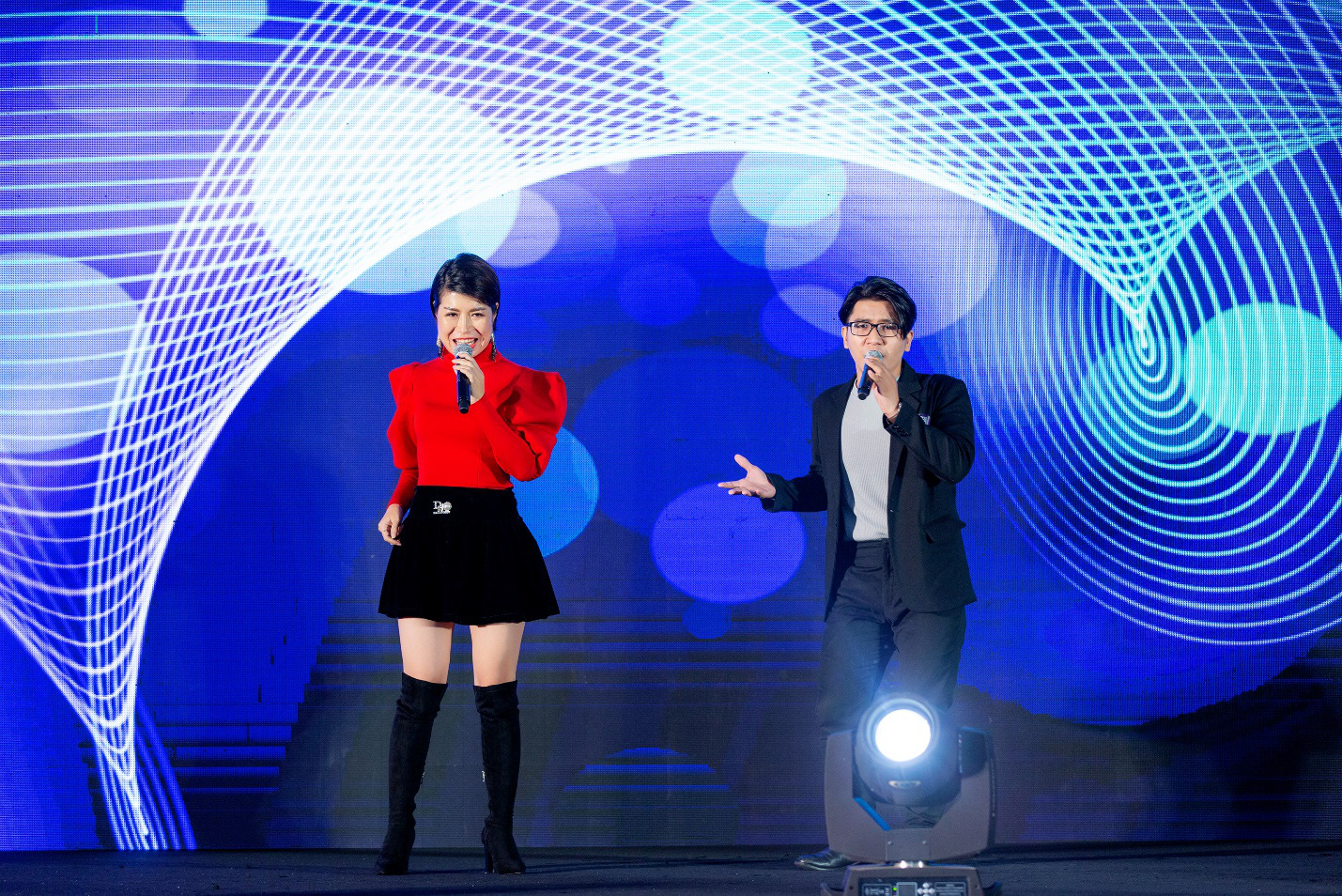 Ca sỹ, MC Thi Thảo c&ugrave;ng học tr&ograve; tham gia đ&ecirc;m nhạc &ldquo;Sing To Build&rdquo; - Ảnh 3.