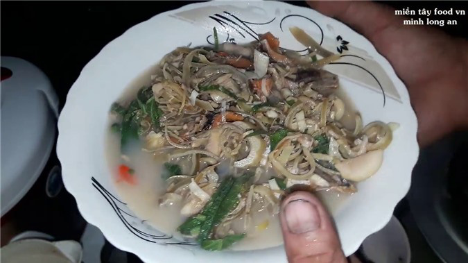 Kh&aacute;m ph&aacute; m&oacute;n canh sim lo độc đ&aacute;o của người Khmer - Ảnh 5.
