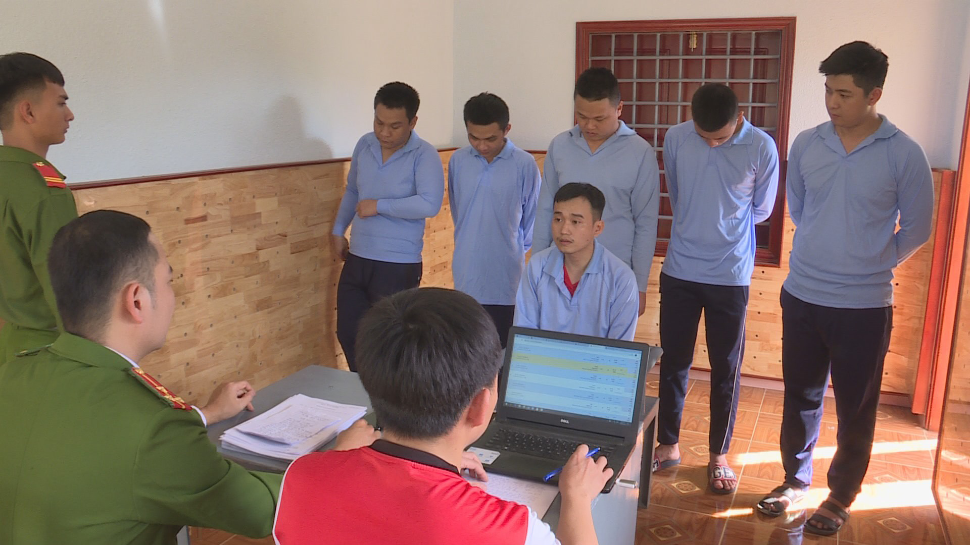 Triệt ph&aacute; đường d&acirc;y c&aacute; độ hơn 10 tỉ đồng/th&aacute;ng - Ảnh 1.
