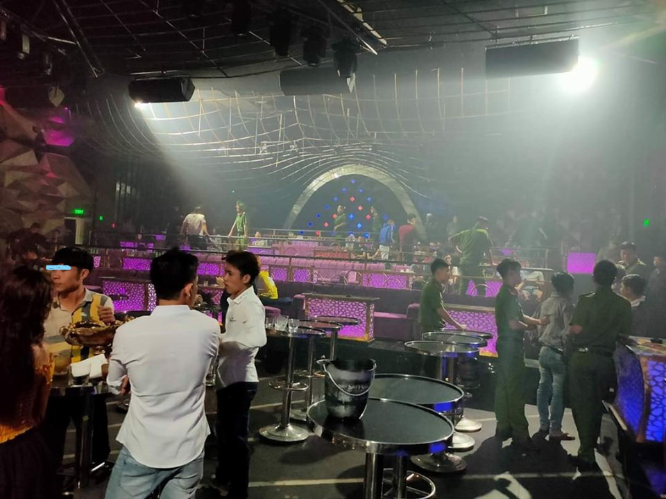 Công an Đồng Nai đồng loạt vây ráp, "xử" nhiều điểm ma túy, karaoke ôm