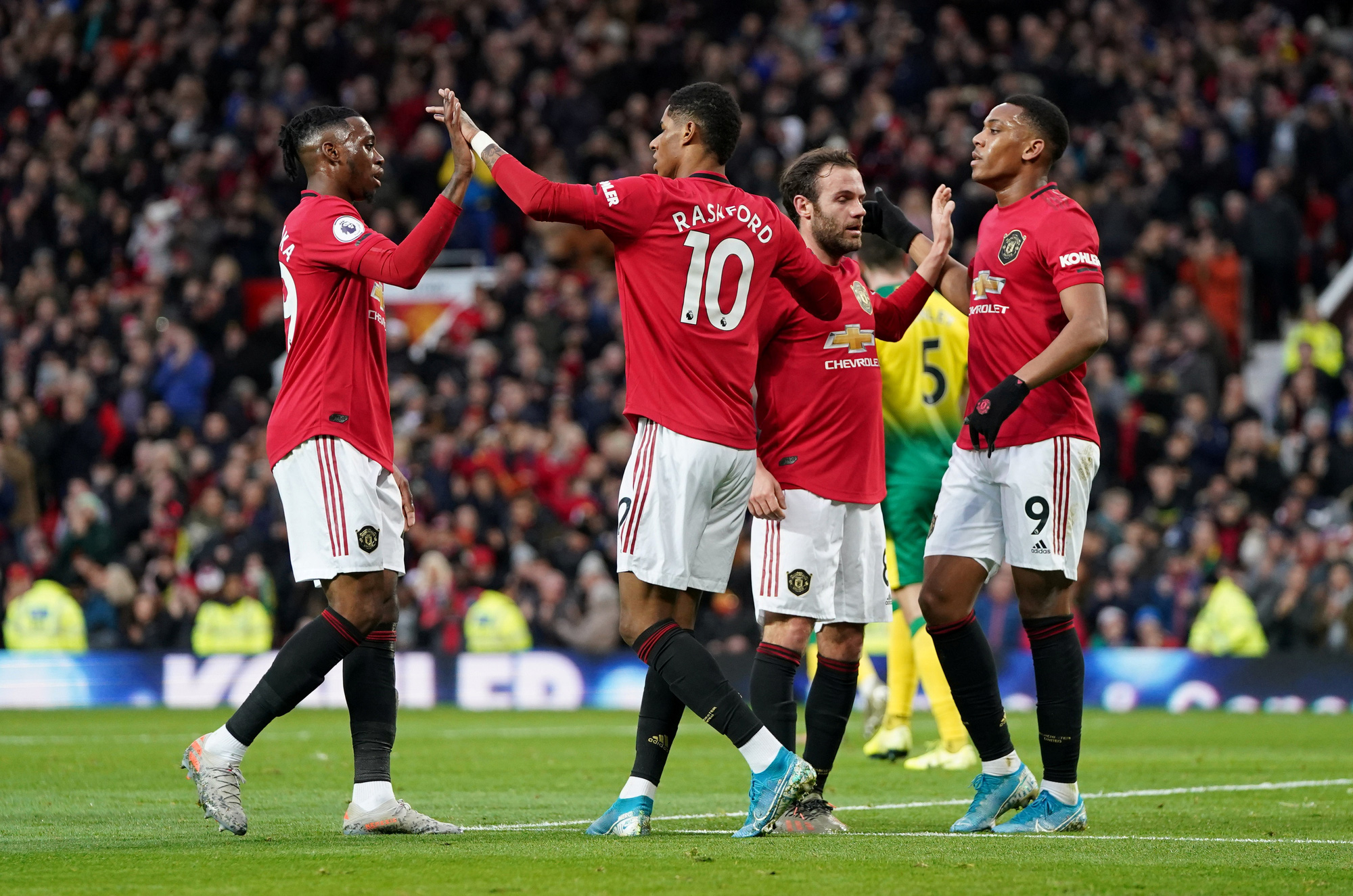 Man United đại thắng, mở đại tiệc "nhà hát" Old Trafford