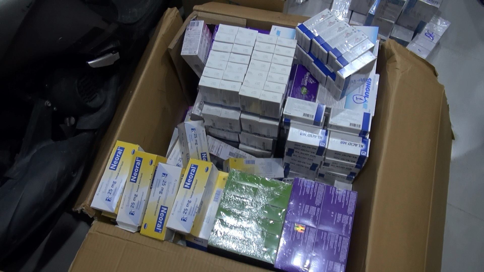 C&ocirc;ng an lật tẩy b&iacute; mật của phụ nữ 60 tuổi v&agrave; thanh ni&ecirc;n 26 tuổi - Ảnh 3.