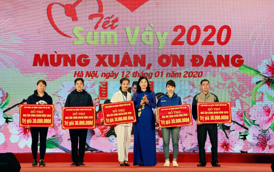 Hà Nội: 35 tỉ đồng chăm lo Tết cho đoàn viên, người lao động