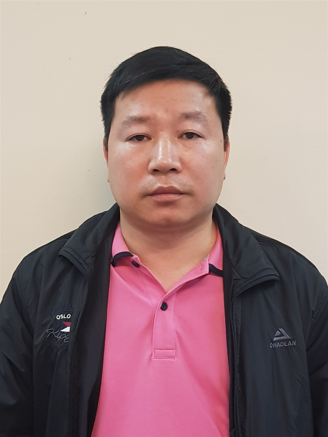 Bắt 1 Ph&oacute; chi Cục trưởng Hải quan Cửa khẩu Chi Ma tiếp tay cho bu&ocirc;n lậu hơn 100 tấn dược liệu - Ảnh 1.
