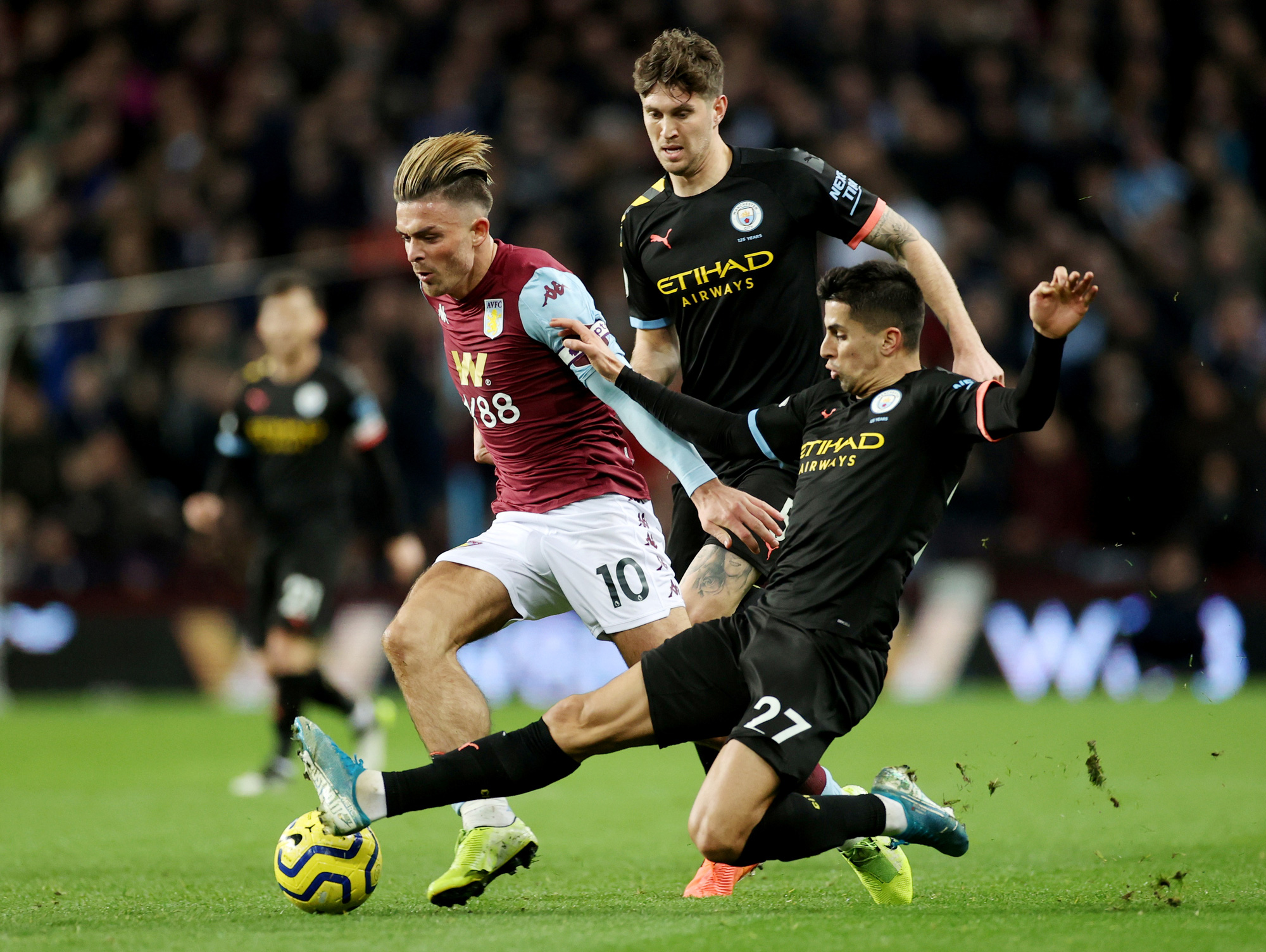 Man City mở đại tiệc, siêu sao lập hat-trick tại Villa Park