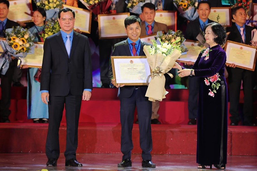 Biểu dương 90 cấp ủy viên là chủ tịch Công đoàn cơ sở tiêu biểu doanh nghiệp ngoài khu vực Nhà nước