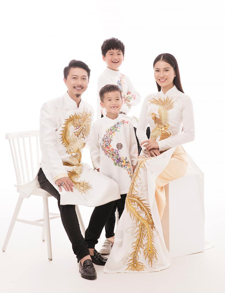 Nghệ sĩ Việt đua nhau khoe sắc trong loạt ảnh Tết - Ảnh 4.