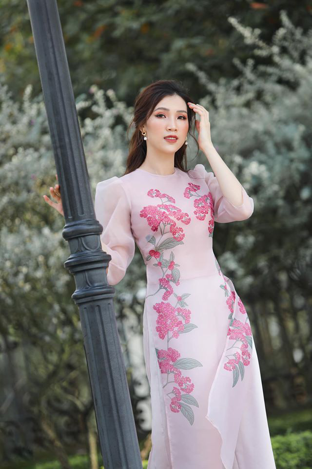 Nghệ sĩ Việt đua nhau khoe sắc trong loạt ảnh Tết - Ảnh 28.