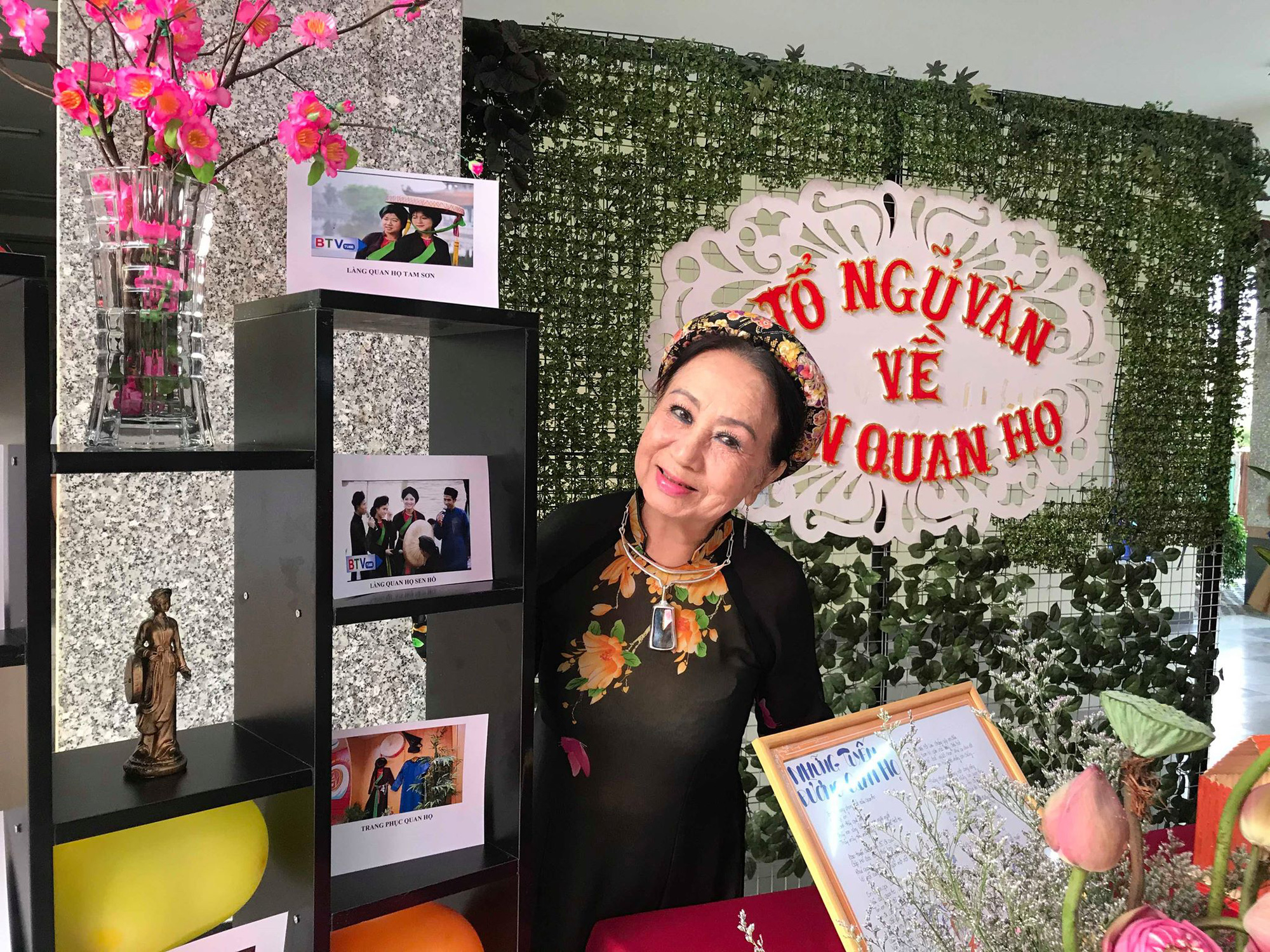 Ca sĩ Hồng V&acirc;n n&eacute;n đau sau tai nạn, đưa quan họ đến trường học - Ảnh 4.