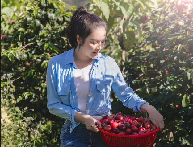 L&yacute; Nh&atilde; Kỳ g&acirc;y bất ngờ với vẻ đẹp giản dị - Ảnh 1.