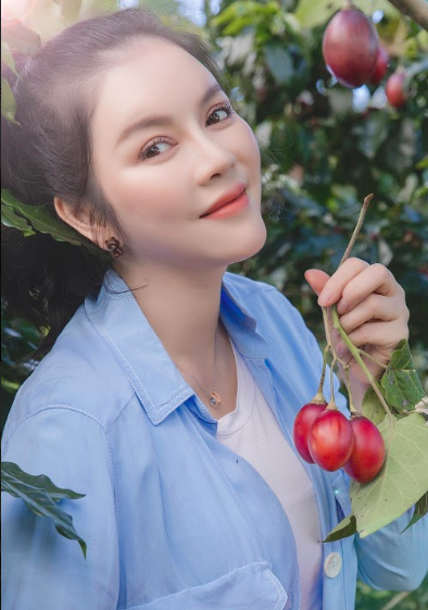 L&yacute; Nh&atilde; Kỳ g&acirc;y bất ngờ với vẻ đẹp giản dị - Ảnh 3.