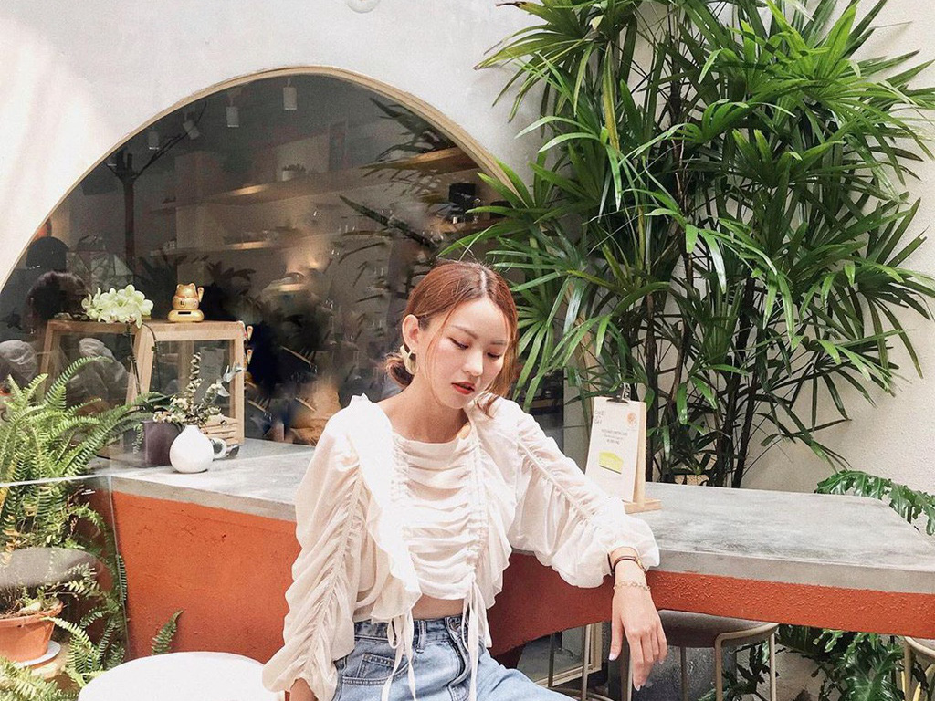 5 quán cà phê tông trắng mới hút giới trẻ check-in ở TP HCM