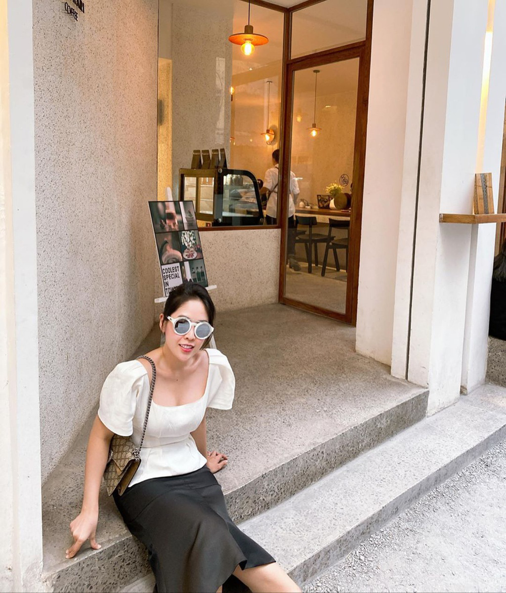 5 qu&aacute;n c&agrave; ph&ecirc; t&ocirc;ng trắng mới h&uacute;t giới trẻ check-in ở TP HCM - Ảnh 9.
