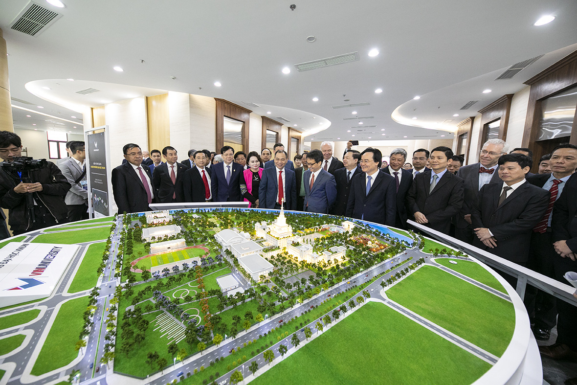 Kh&aacute;nh th&agrave;nh trường đại học ng&agrave;n tỉ c&oacute; tham vọng trở th&agrave;nh trường h&agrave;ng đầu thế giới - Ảnh 14.