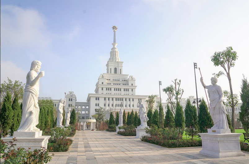Kh&aacute;nh th&agrave;nh trường đại học ng&agrave;n tỉ c&oacute; tham vọng trở th&agrave;nh trường h&agrave;ng đầu thế giới - Ảnh 3.