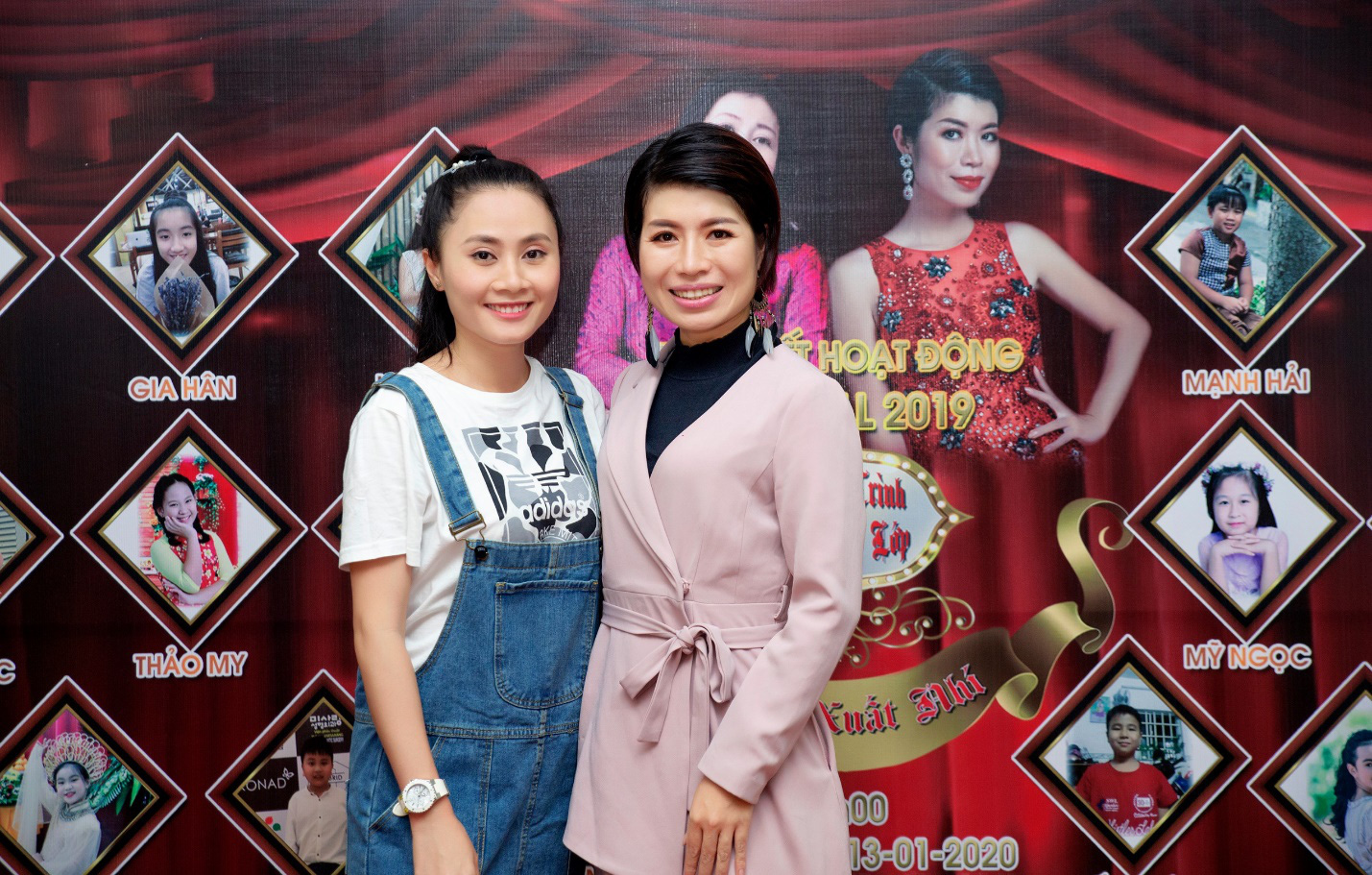 C&aacute;c nghệ sĩ ch&uacute;c mừng diễn giả, MC Thi Thảo - Ảnh 6.