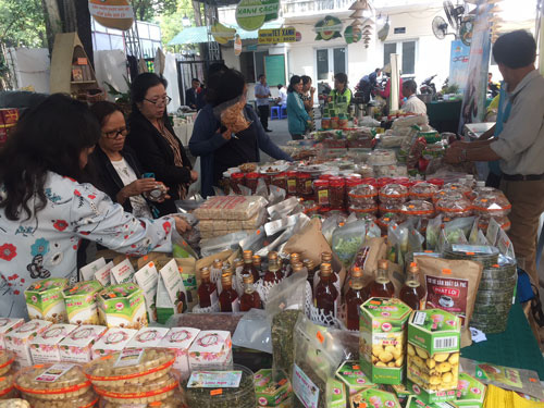 Đặc sản "sạch" các nơi đổ về TP HCM