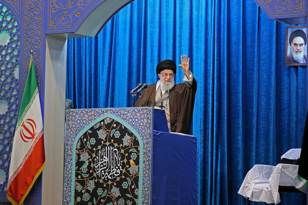 Iran "gồng mình" trước áp lực quốc tế