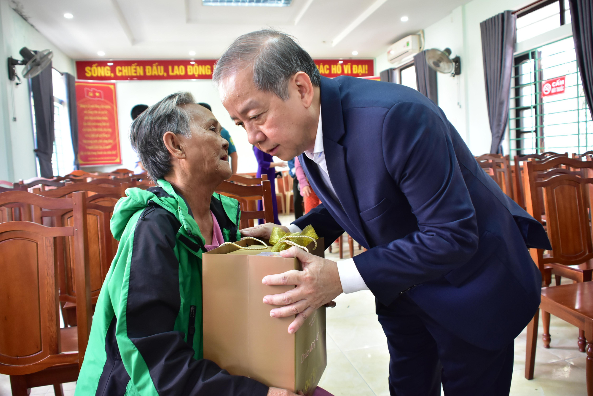 Người d&acirc;n di cư khỏi kinh th&agrave;nh Huế sẽ gi&agrave;u l&ecirc;n khi đến nơi ở mới - Ảnh 1.