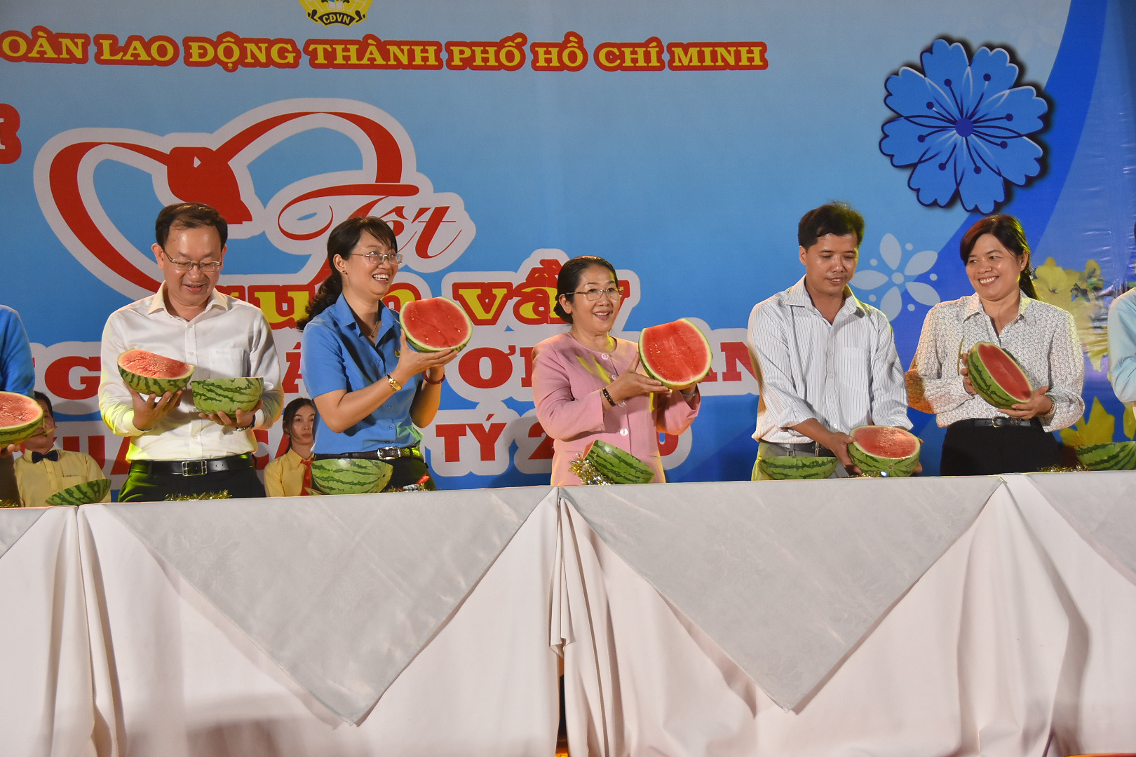 CNVC-LĐ kh&oacute; khăn được san sẻ tại Tết sum vầy - Ảnh 5.
