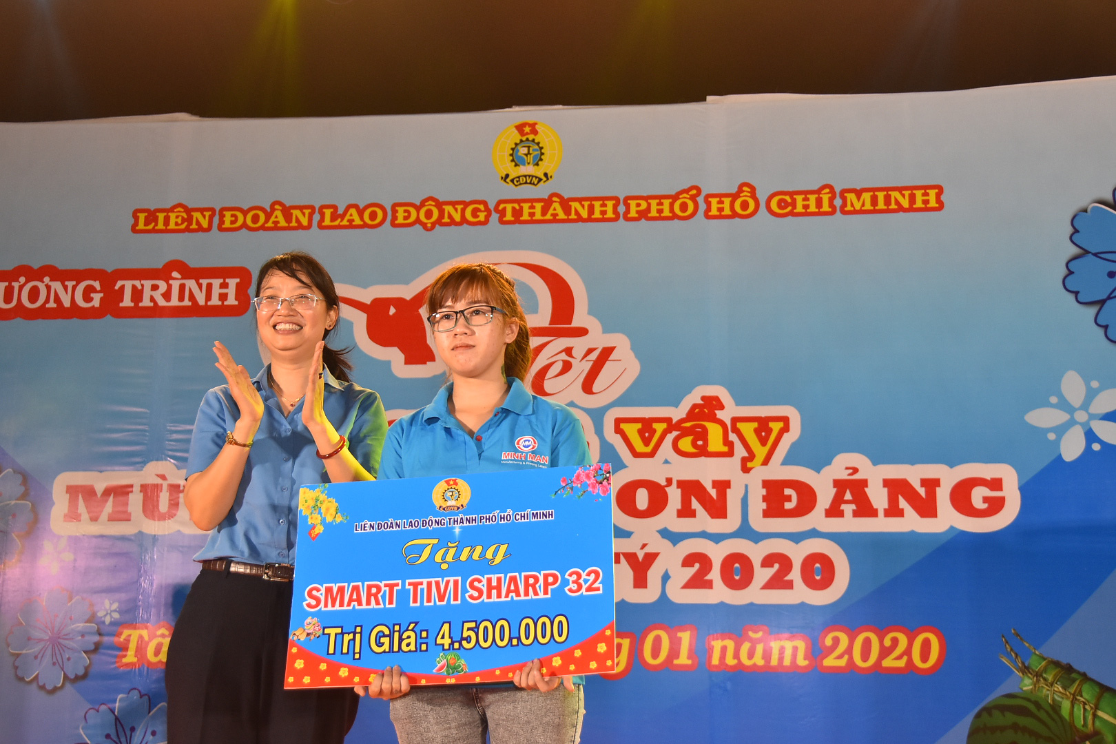 CNVC-LĐ kh&oacute; khăn được san sẻ tại Tết sum vầy - Ảnh 4.
