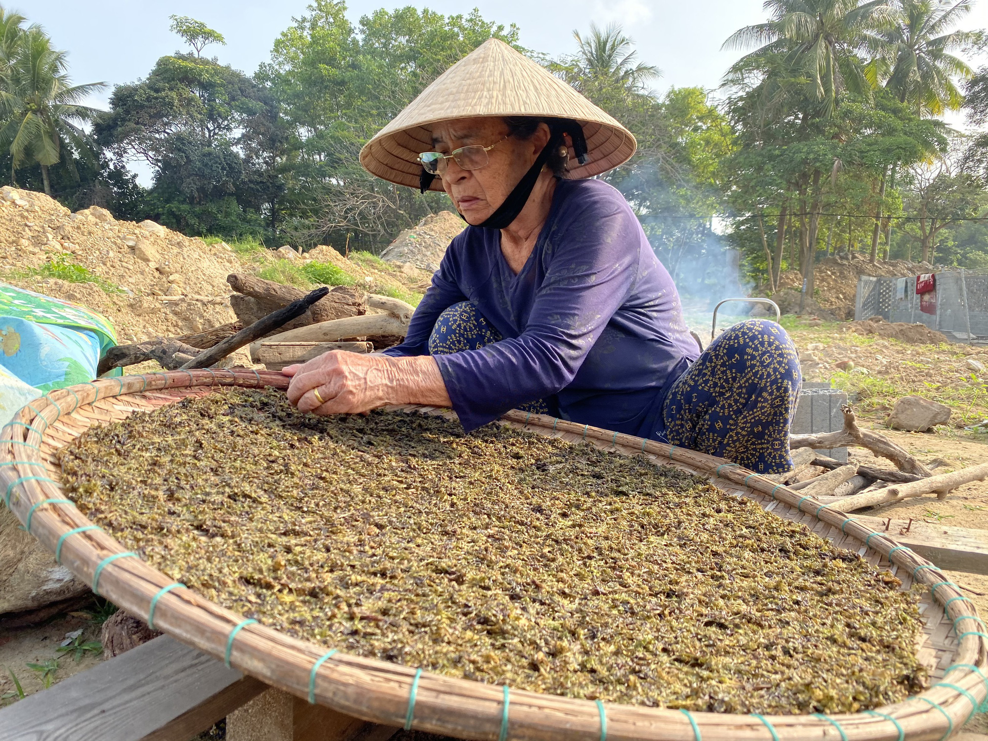 Độc đáo mứt biển tiến vua ở Nam Ô