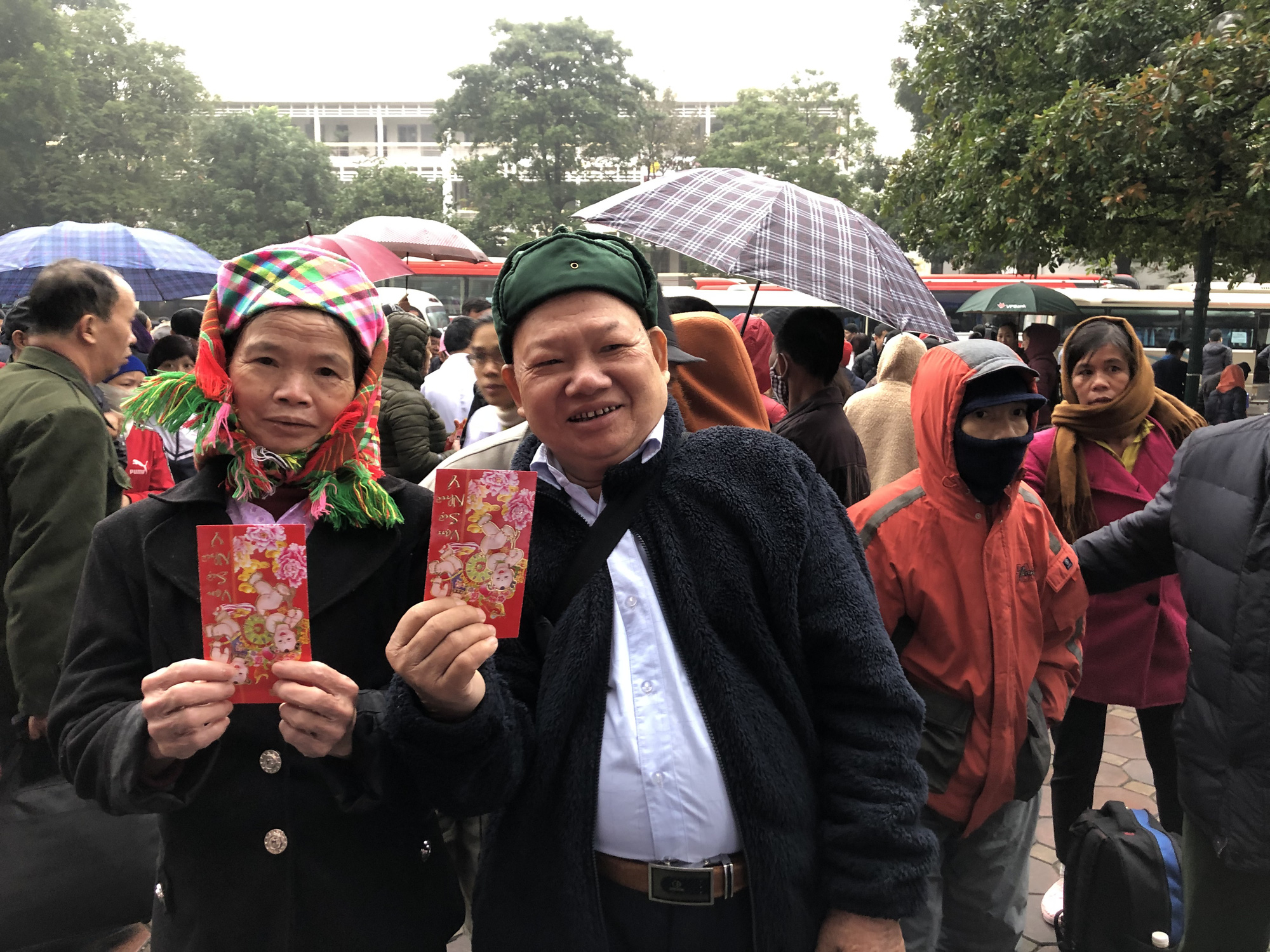 Bệnh nh&acirc;n v&agrave; người nh&agrave; kh&ocirc;ng c&ograve;n phải vạ vật, chen ch&uacute;c về qu&ecirc; ăn Tết - Ảnh 5.