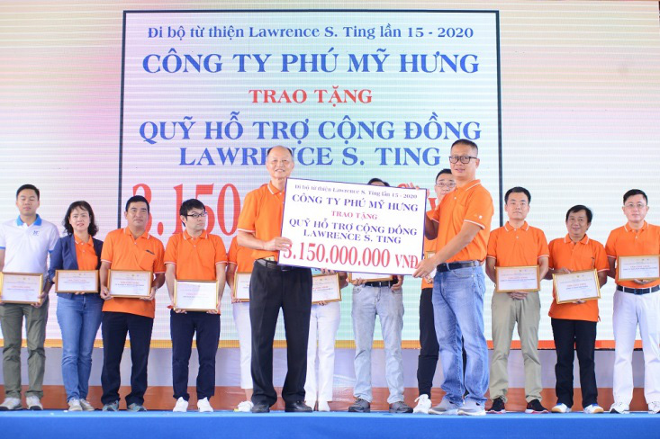 Đi bộ từ thiện Lawrence S. Ting lần 15 - 2020: Hơn 3,1 tỉ đồng hỗ trợ người c&oacute; ho&agrave;n cảnh kh&oacute; khăn  - Ảnh 4.
