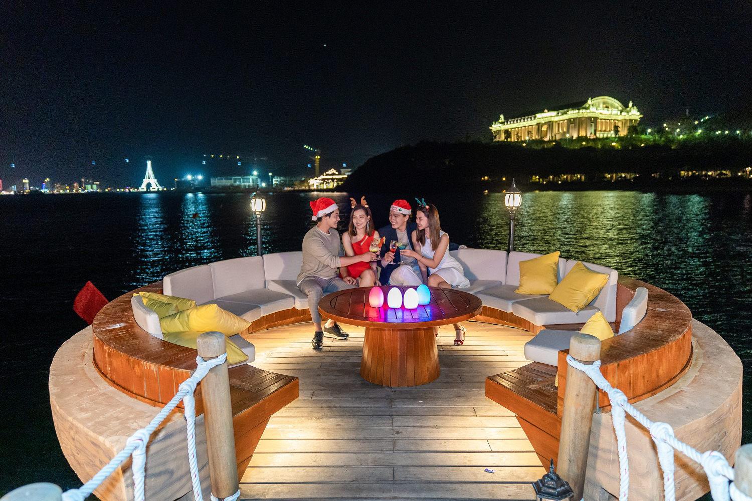 7 phong c&aacute;ch du xu&acirc;n độc đ&aacute;o chỉ c&oacute; ở Vinpearl Nha Trang  - Ảnh 7.