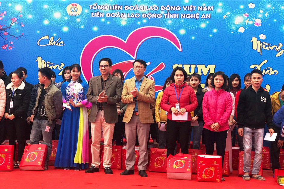 Nhiều tỉnh, thành chăm lo Tết cho người lao động