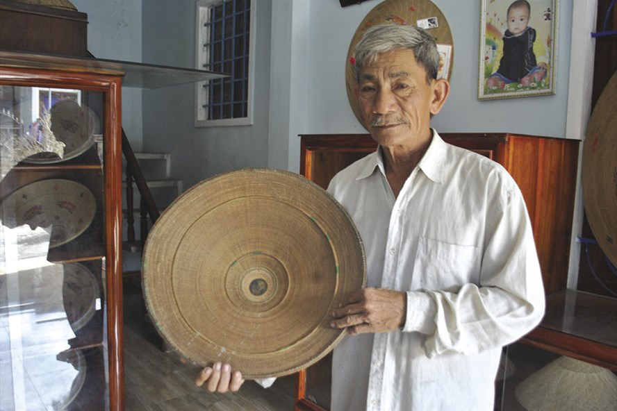 Độc đáo nón ngựa Phú Gia đất võ Bình Định - Ảnh 1.