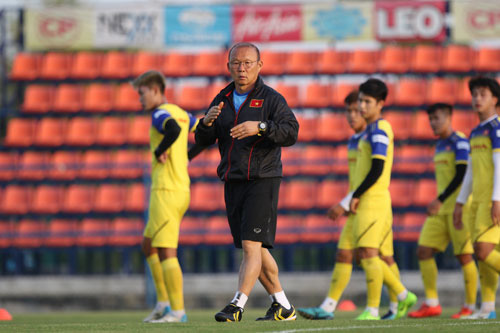 U23 Việt Nam giao hữu với Bahrain t&igrave;m cảm hứng - Ảnh 1.
