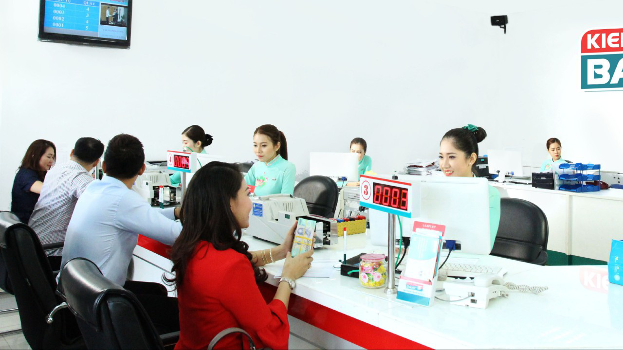 Đón tiền thưởng Tết, ngân hàng đua nhau kéo khách gửi tiết kiệm