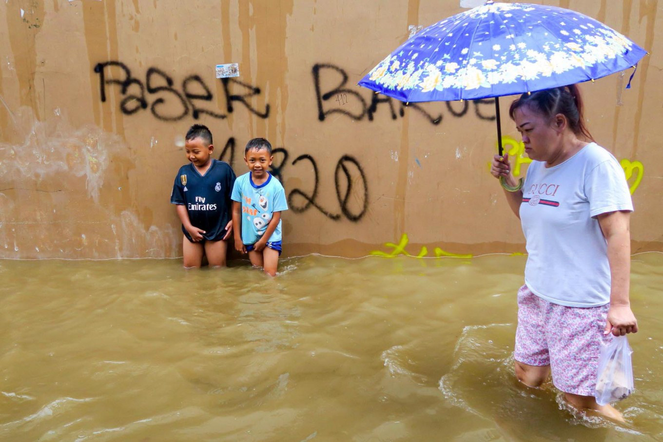 Jakarta: Mưa không bình thường một đêm, 16 người chết - Ảnh 14.