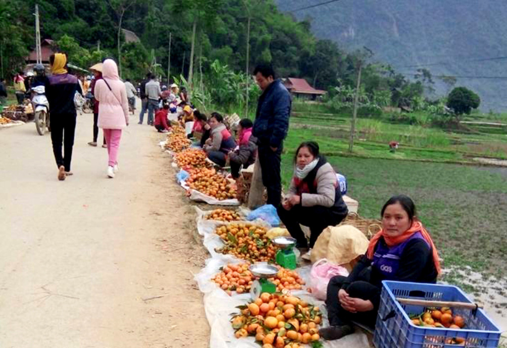 Độc đáo chợ phiên phố Đòn có từ thời Pháp ở vùng cao Thanh Hóa - Ảnh 3.