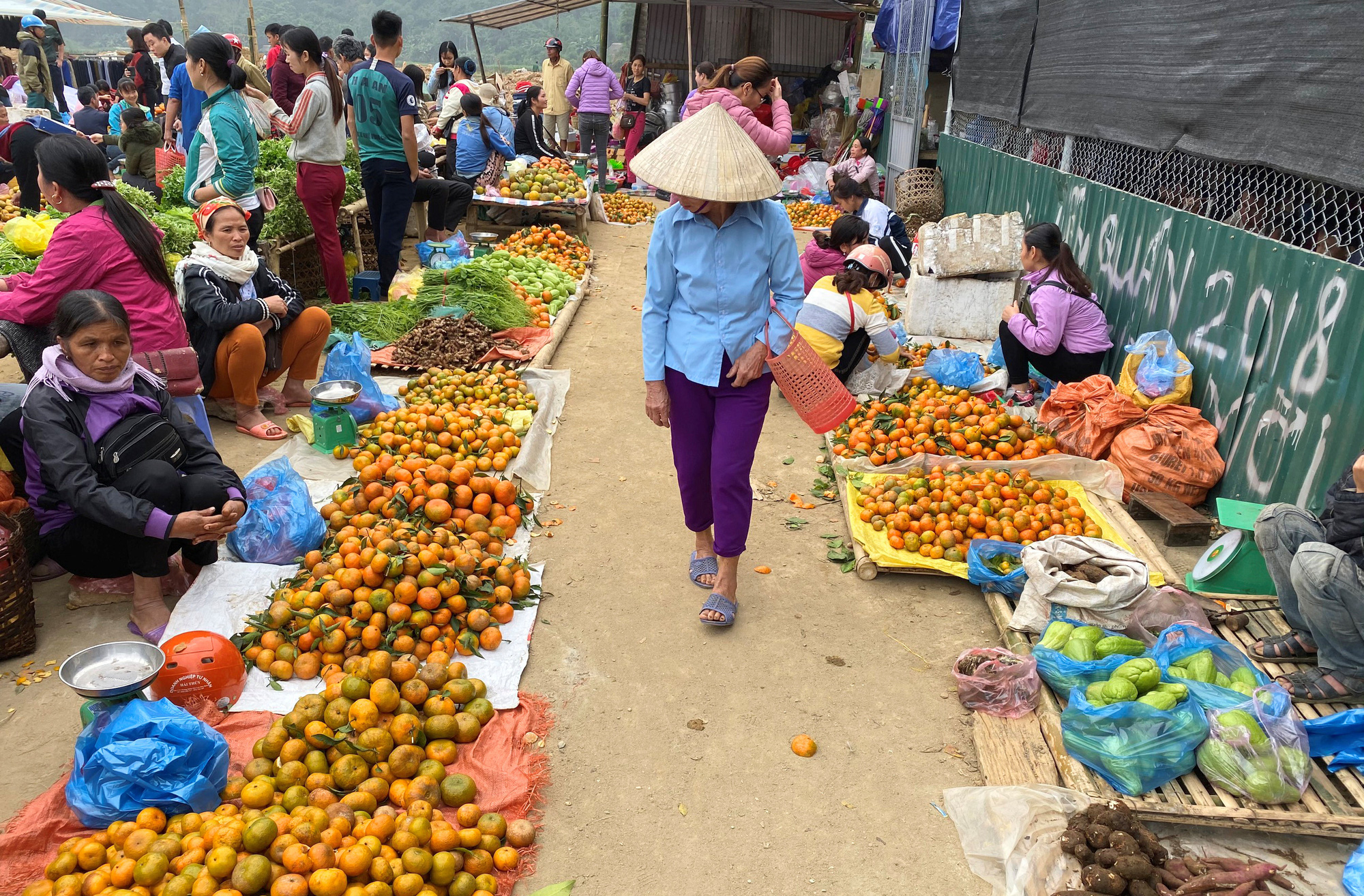 Độc đáo chợ phiên phố Đòn có từ thời Pháp ở vùng cao Thanh Hóa - Ảnh 4.