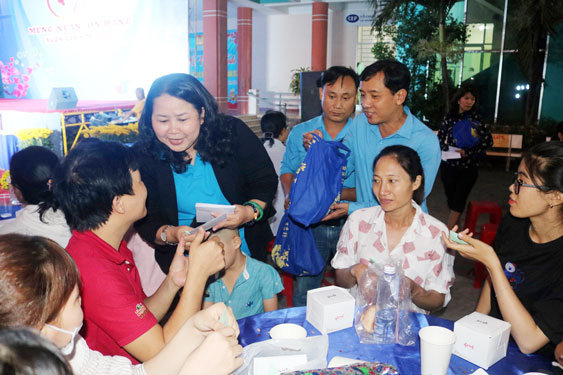 Tết sẻ chia