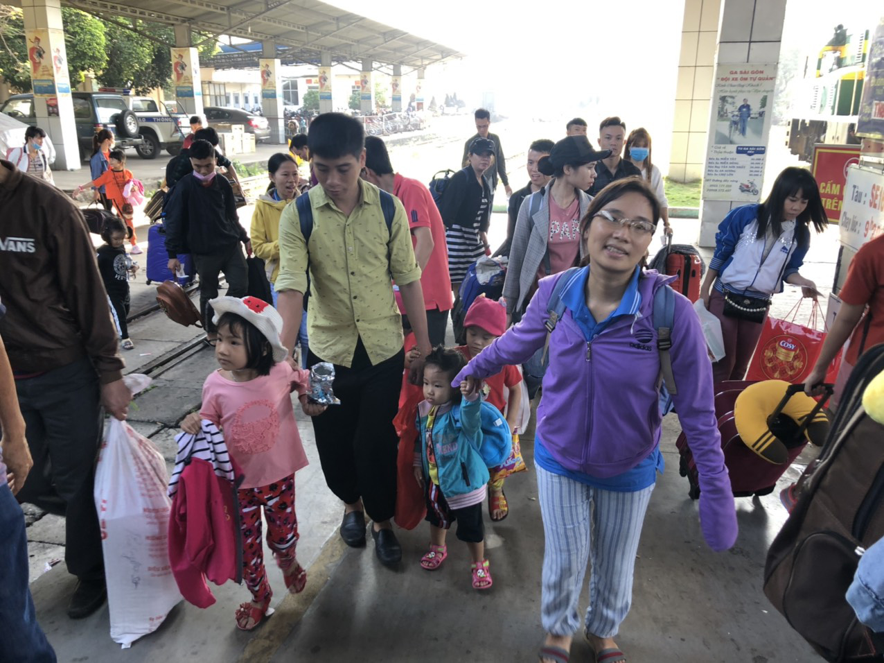 C&ocirc;ng nh&acirc;n ấm &aacute;p những ng&agrave;y gi&aacute;p Tết - Ảnh 6.