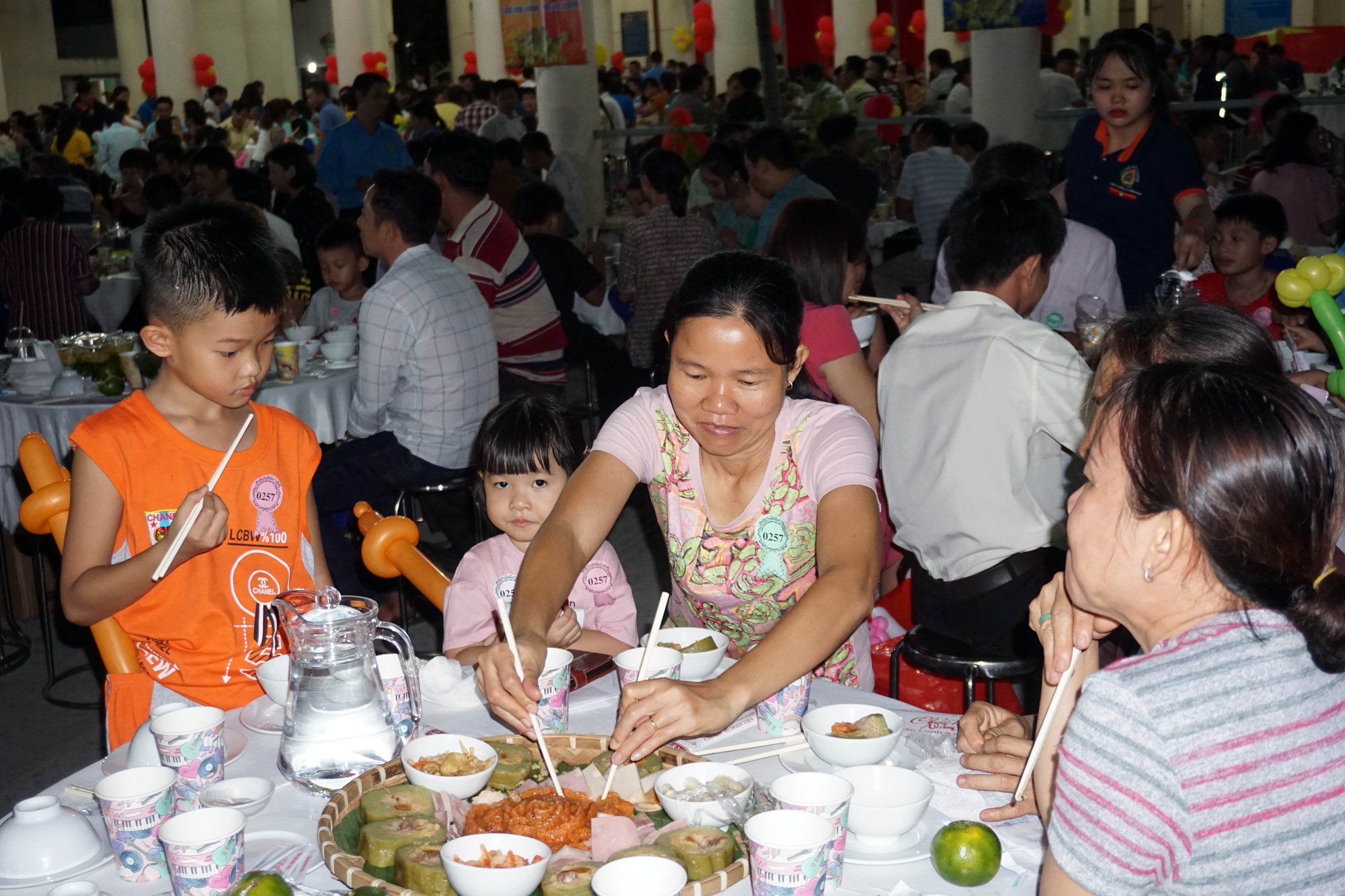 TP HCM: Gần 400 gia đình công nhân đón Tết sum vầy - Ảnh 5.