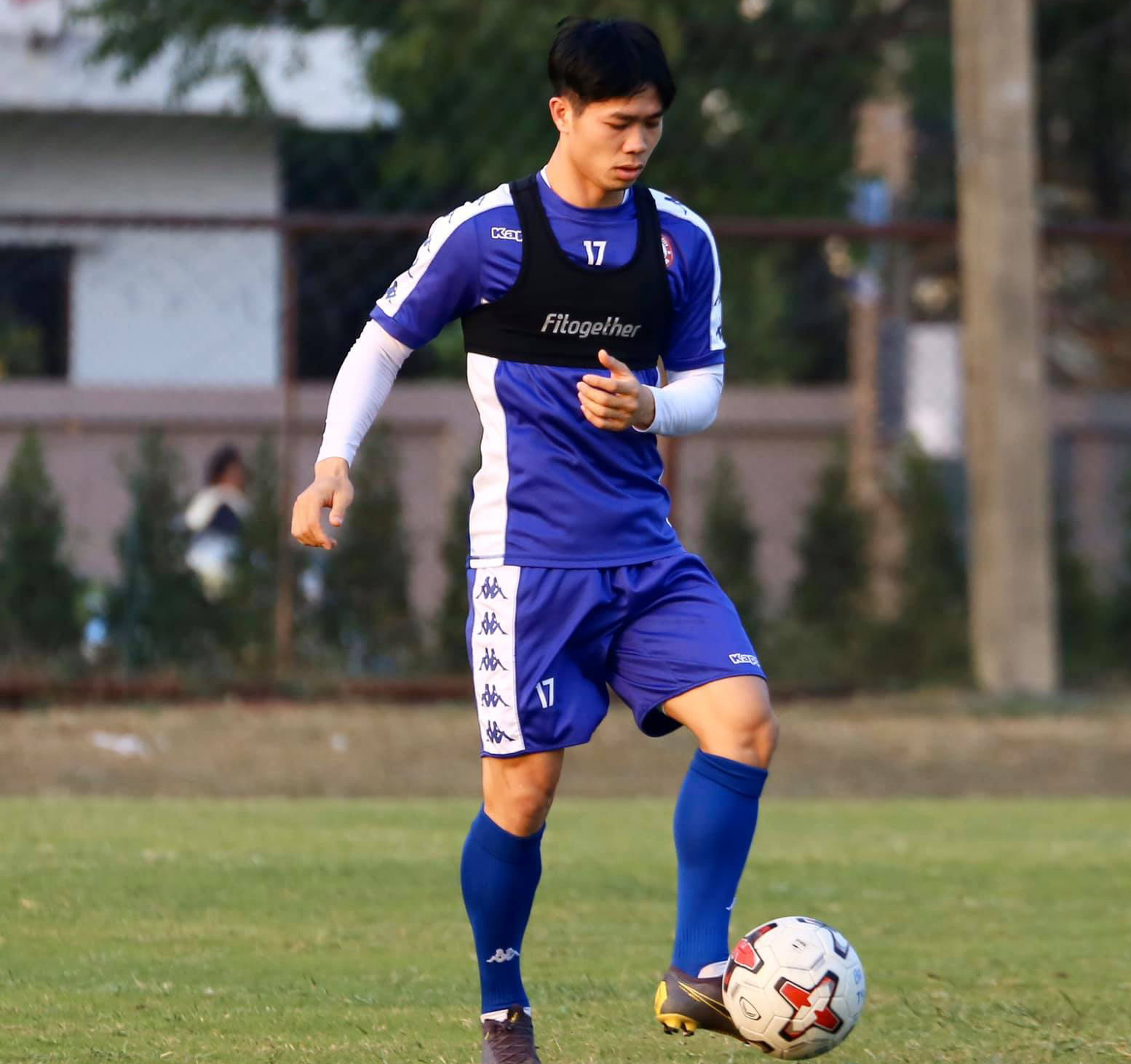 Buriram United chờ "xem giò" Công Phượng