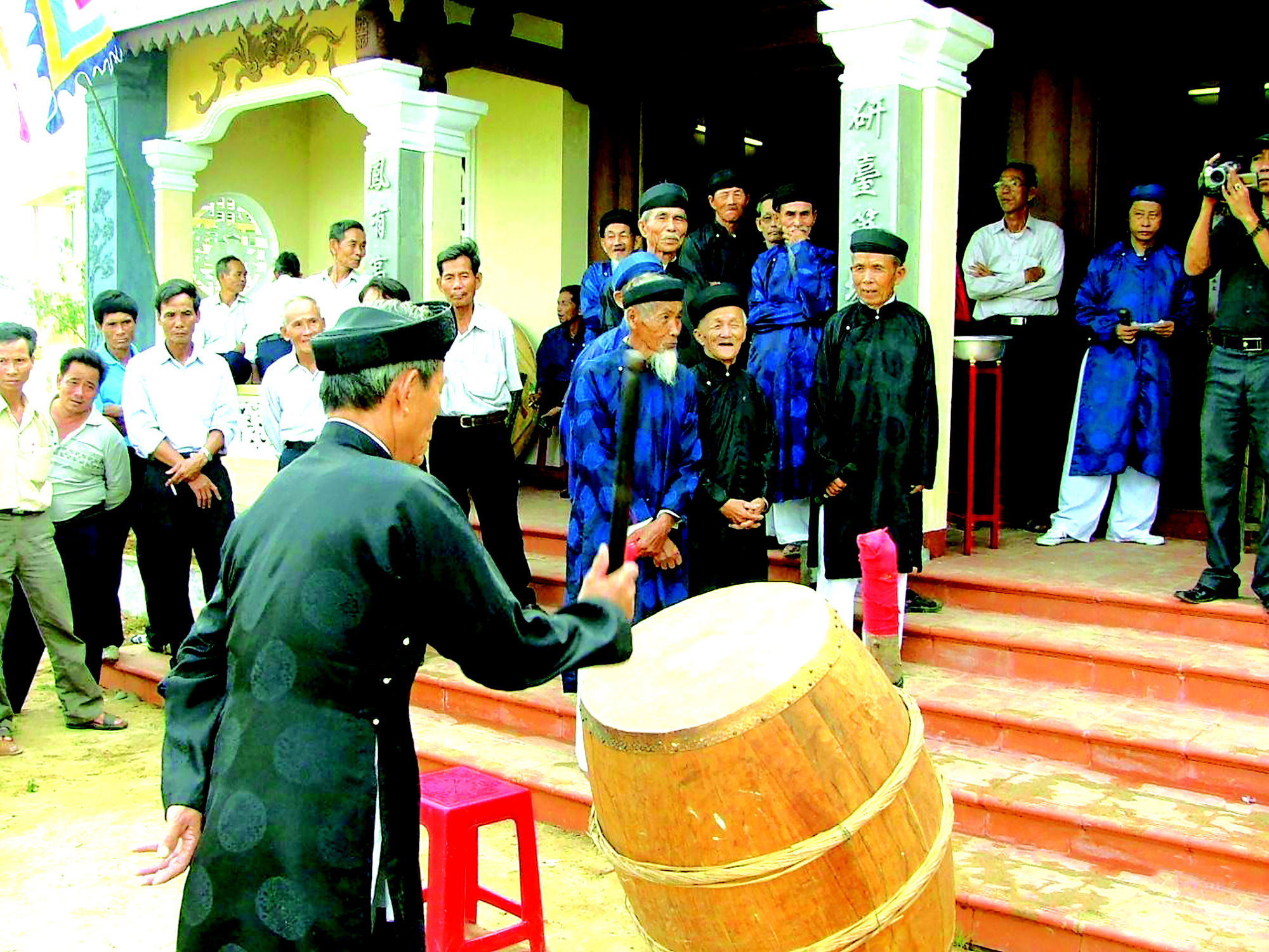 Chiều sâu văn hóa làng