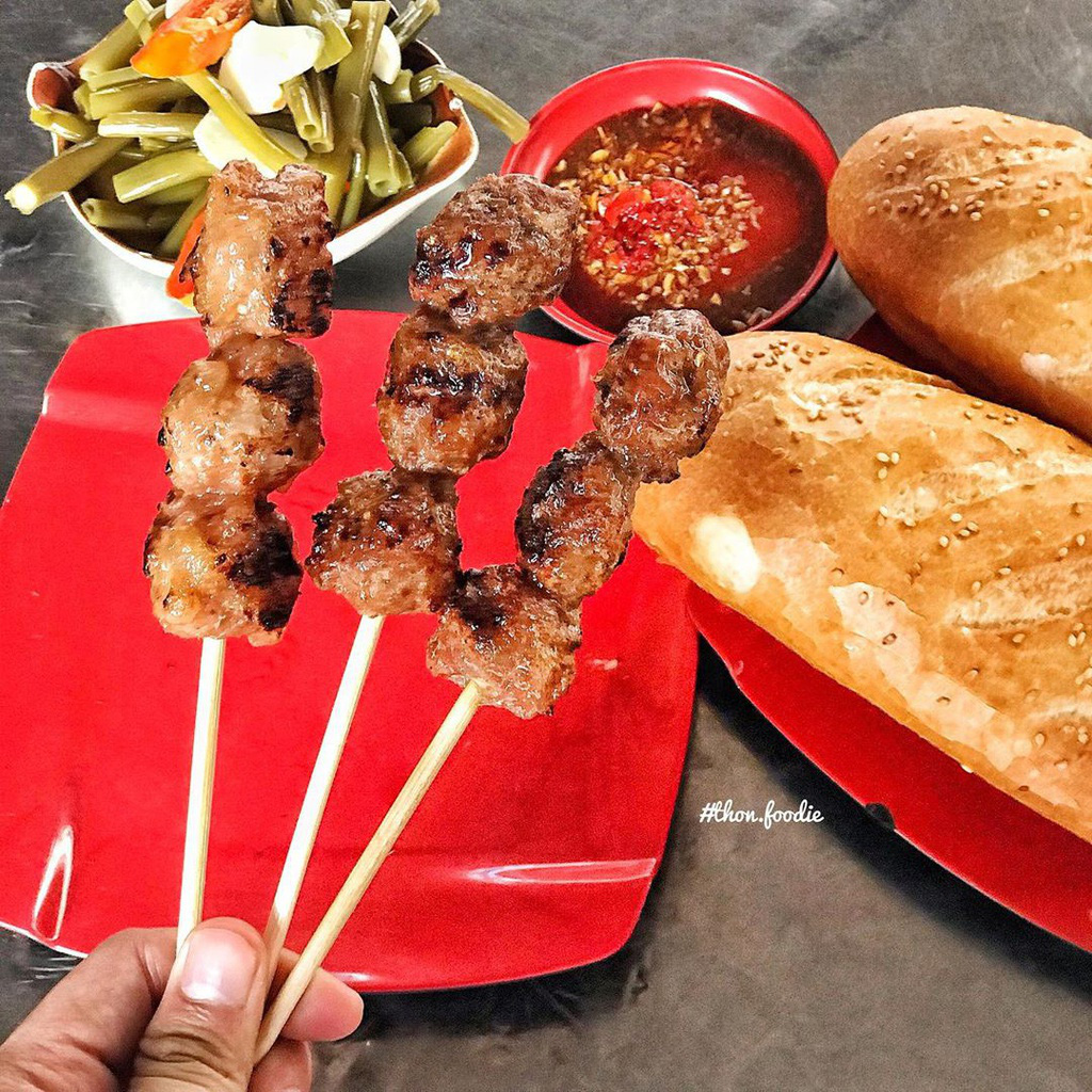Những khu chợ chiều có đủ món ăn vặt ở TP HCM