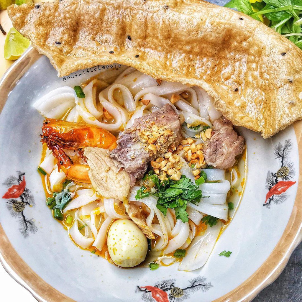 Những khu chợ chiều c&oacute; đủ m&oacute;n ăn vặt ở TP HCM - Ảnh 9.