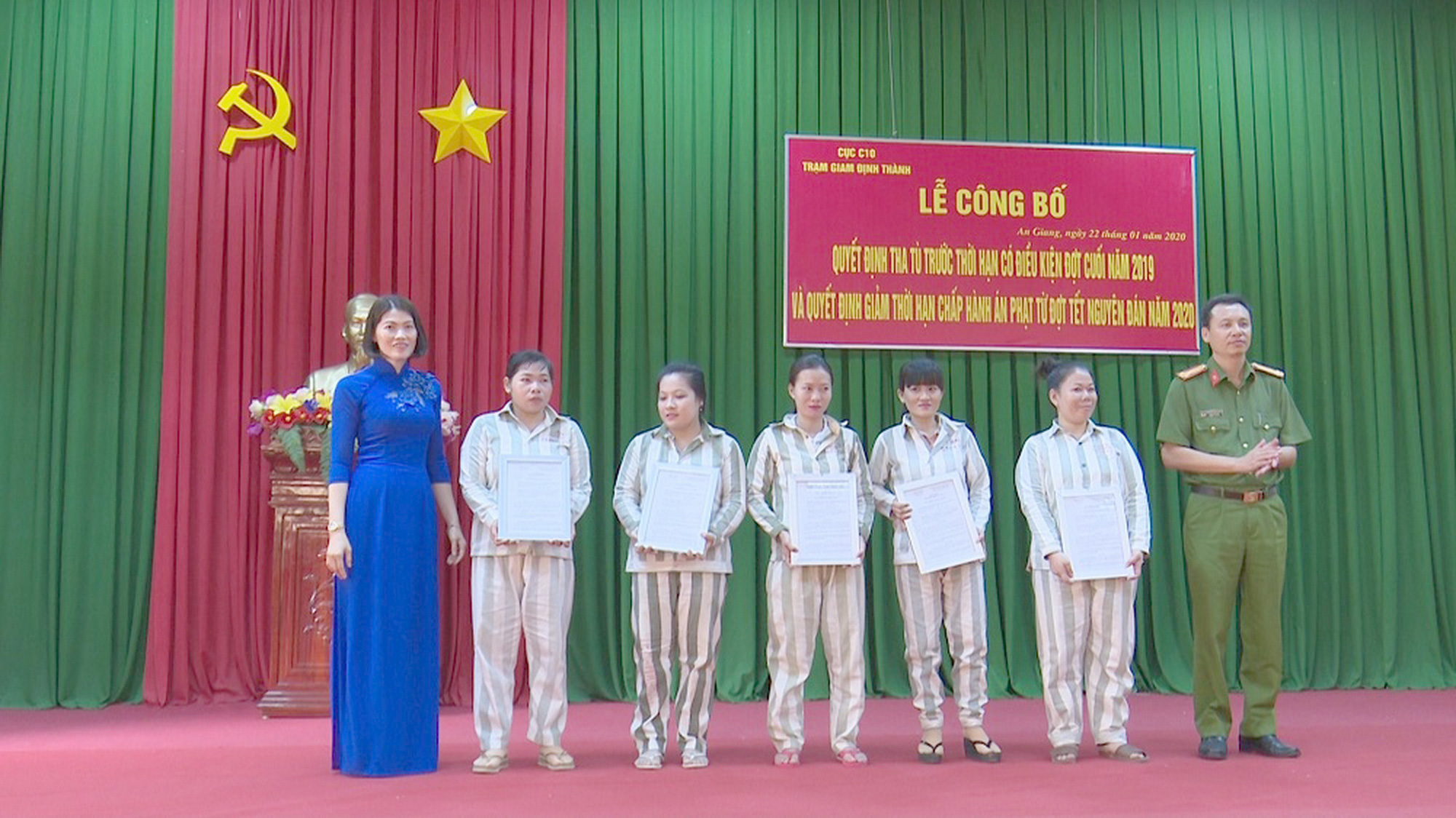 Nhiều phạm nh&acirc;n vui mừng được về qu&ecirc; đ&oacute;n Tết - Ảnh 3.