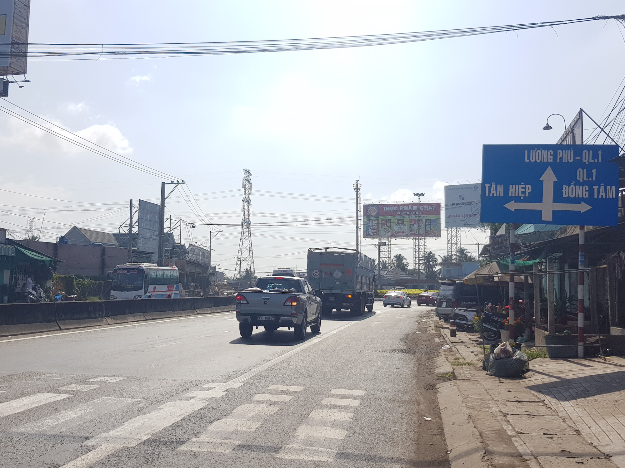 Xe cộ đang sướng rơn người tr&ecirc;n đường về miền T&acirc;y - Ảnh 5.