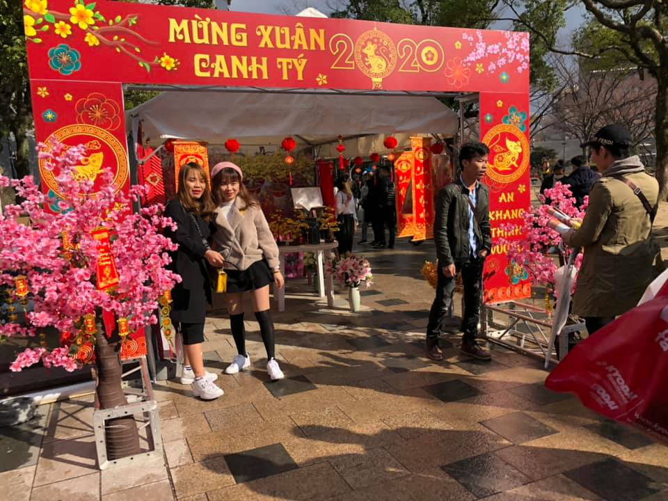Tết xa nh&agrave; của du học sinh Việt - Ảnh 1.