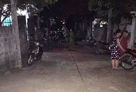 Vợ chết trong phòng ngủ, chồng treo cổ ở ngoài vườn