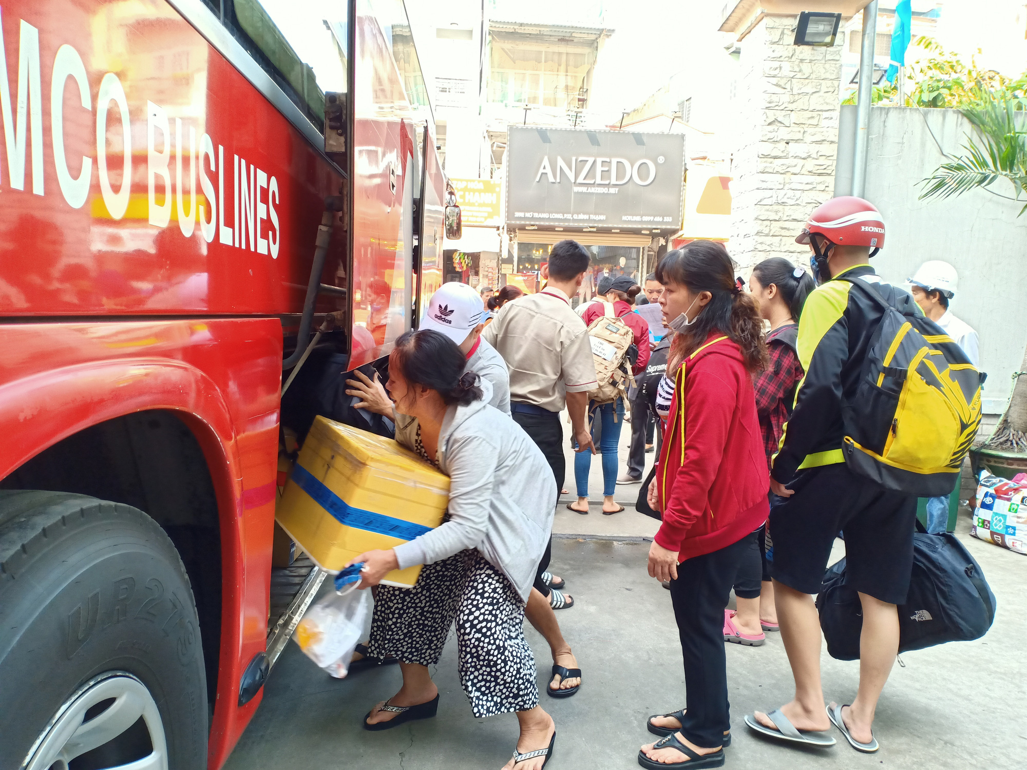 Những cánh én làm nên mùa Xuân - Ảnh 2.
