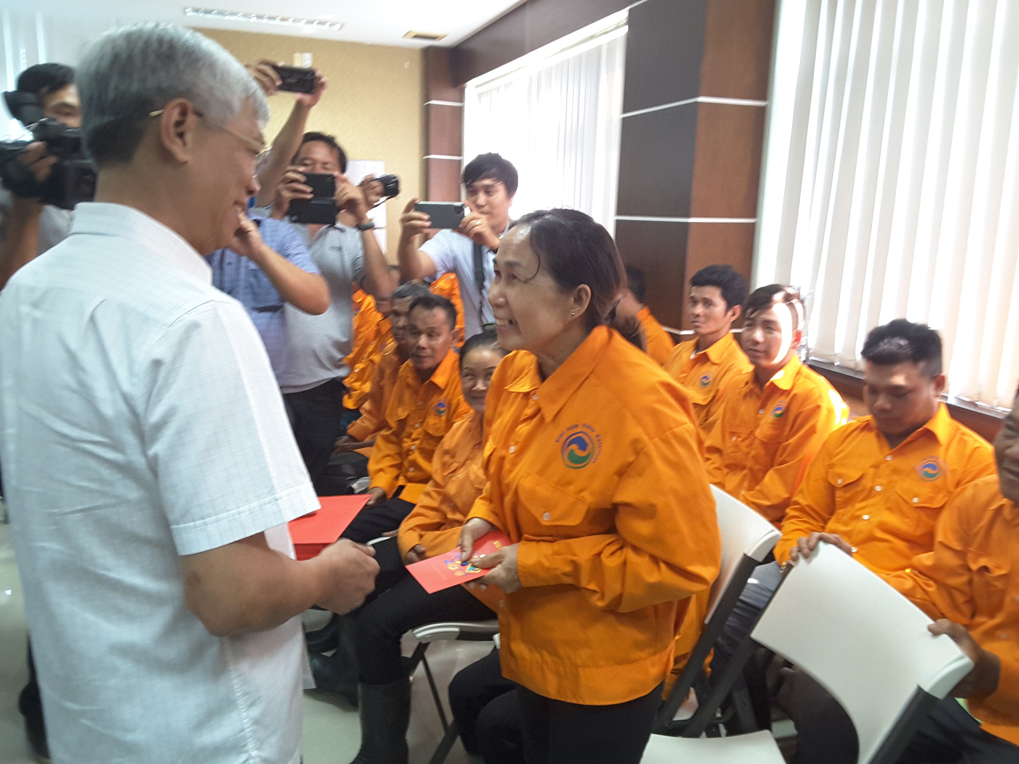Lãnh đạo TP HCM thăm công nhân Khu liên hợp Xử lý chất thải Đa Phước